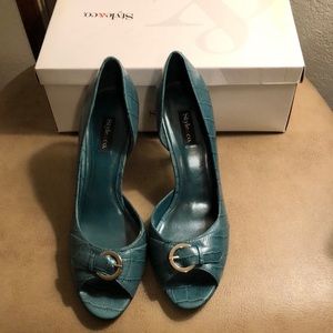 New- Style & CO peep toe heels, cute! 8.5M